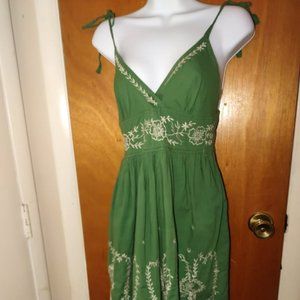 Blue Plate White Embroidered Floral Accents, Spaghetti Straps,100% Cotton M